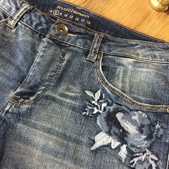 Ruff Hewn Jean Flower Patch Denim Shorts Size 6 - Picture 3 of 5